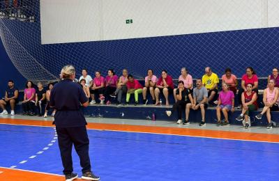 Grupo de atividade orientada do Jardim Itália participa de palestra com o tema “Outubro Rosa”