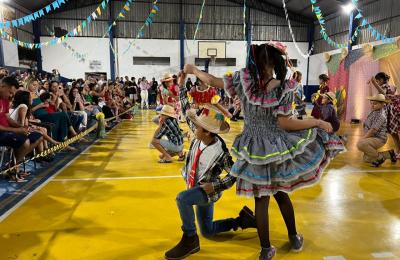 Tradição, alegria e integração continuam dando o tom dos arraiás nas escolas municipais