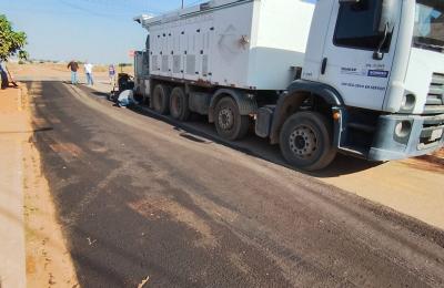 Prefeitura recupera asfalto no Terra Brasil