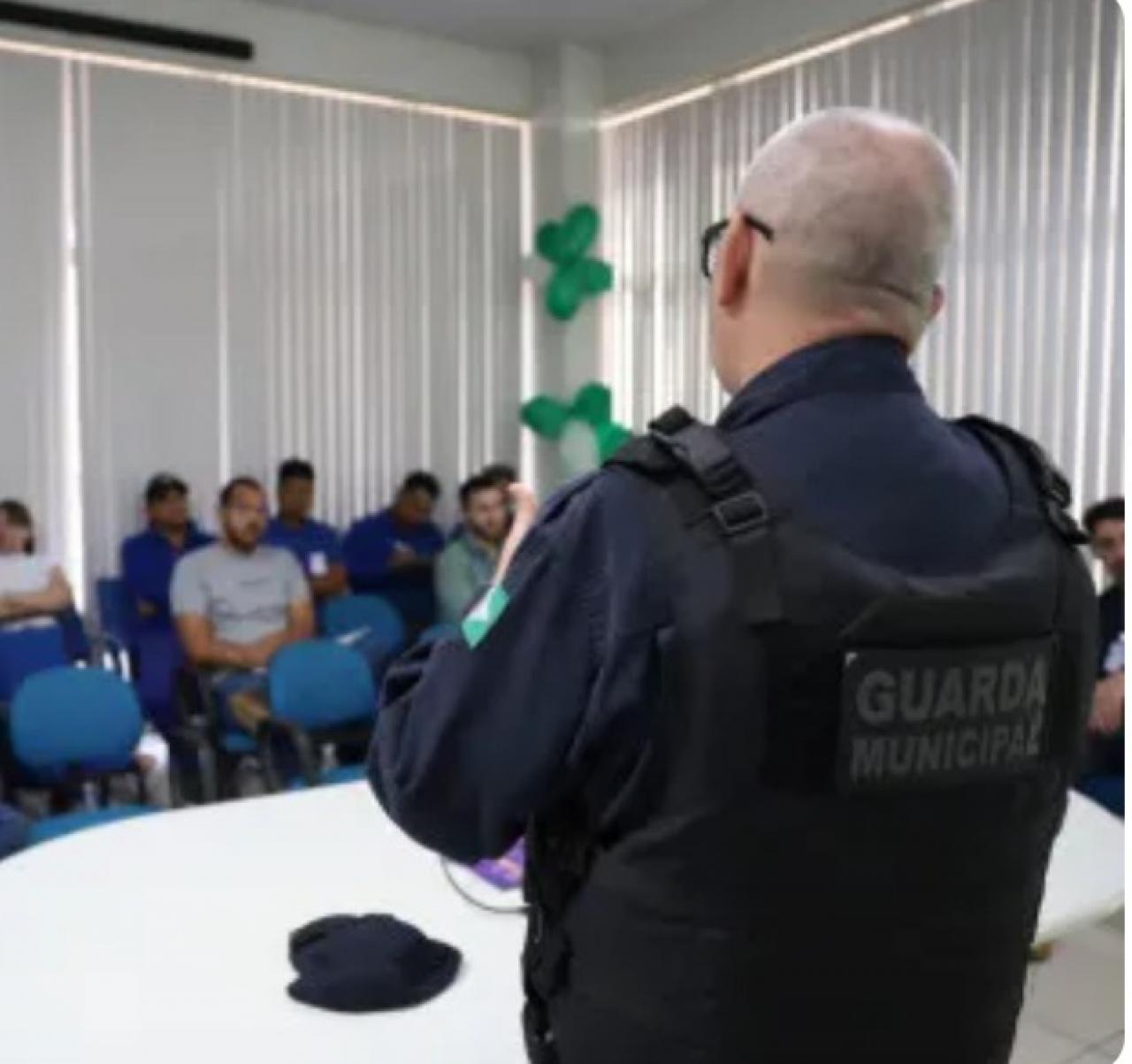 GMT realiza palestras na Escola Estadual Hélio Expedito da Silva