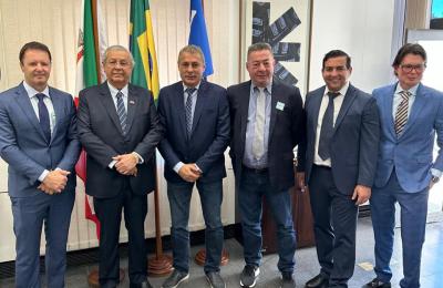 Prefeito Alei busca apoio do senador Jayme Campos para impulsionar o Município