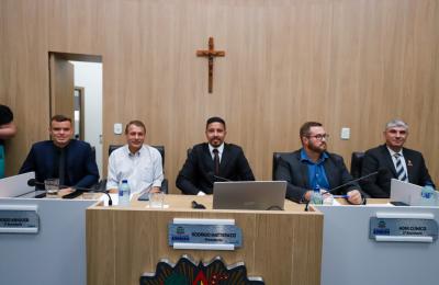 Prefeito participa da primeira sessão ordinária do Legislativo Municipal