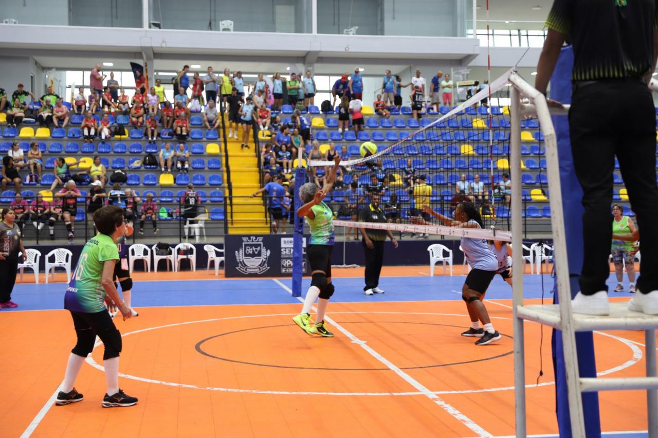 Sorriso leva 52 atletas para competição nacional de voleibol adaptado no Espírito Santo