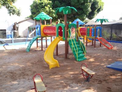 Entrega dos novos playgrounds
