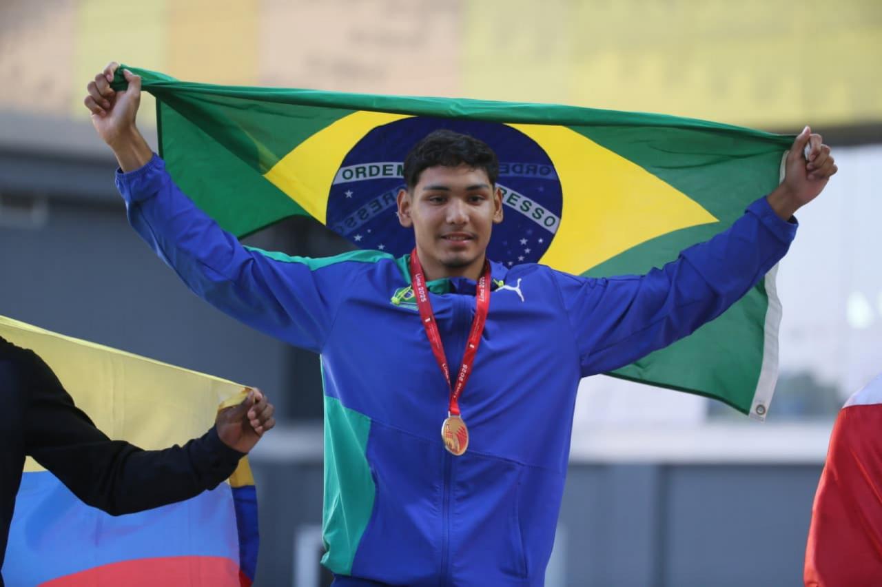Atleta de Sorriso conquista ouro no Campeonato Sul-Americano Sub-20 de Atletismo
