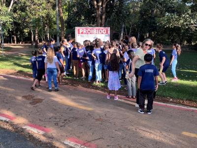 Estudante visitam Parque Ecológico