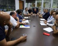 Prefeito e secretários alinham ações para regularização de ambulantes na cidade