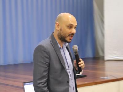 Palestra debate o TEA