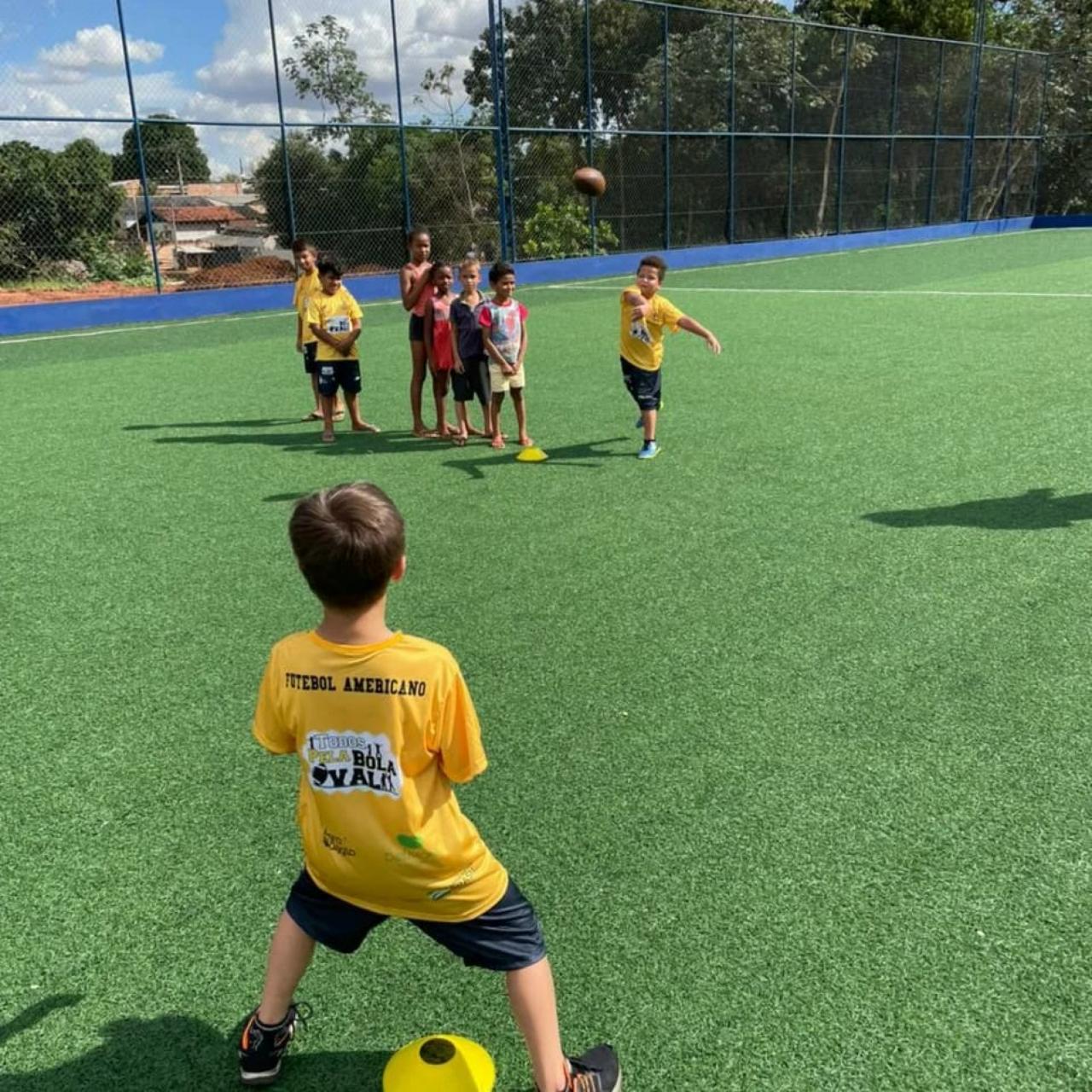 TEM VERDE E AMARELO NA BOLA OVAL!  Futebol Americano e Brasileiro