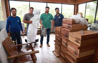Moradores do Assentamento Jonas Pinheiro recebem incentivo para apicultura