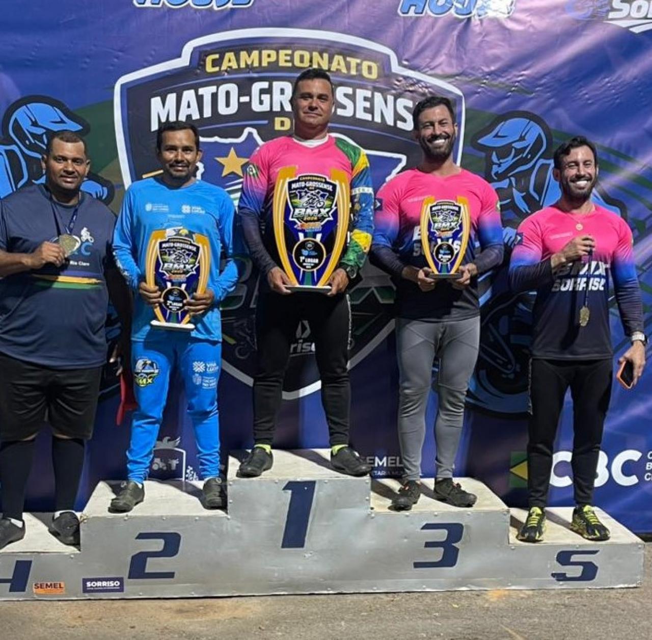 Atletas de Sorriso conquistam títulos e dominam pódios na etapa do Mato-grossense de BMX