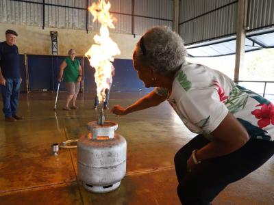 Idosos participam de palestra sobre GLP