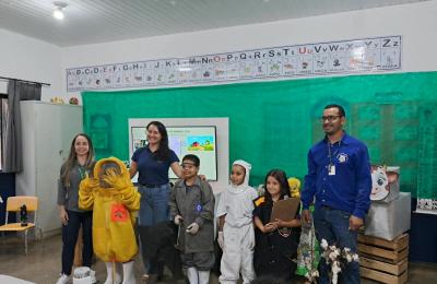 Indea leva conhecimentos sobre agropecuária a alunos da Escola Leonel Brizola