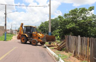 Com ordem judicial, Município realiza reintegração de posse de área
