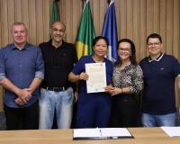 Prefeitura de Sorriso entrega mais 15 títulos de propriedade a famílias do Boa Esperança II