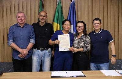 Prefeitura de Sorriso entrega mais 15 títulos de propriedade a famílias do Boa Esperança II