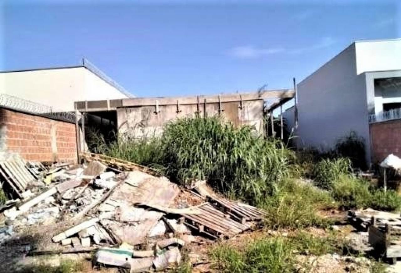 Prefeitura orienta proprietários a manter terrenos limpos e atualizar cadastro imobiliário