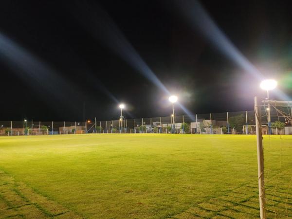 Prefeitura realiza melhorias no campo de futebol do Distrito de