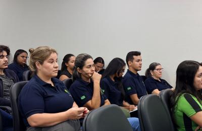 Equipes de recepção das UBSs debatem gestão de conflitos