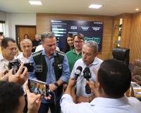Ministro Carlos Fávaro entrega maquinários para agricultura familiar em Sorriso